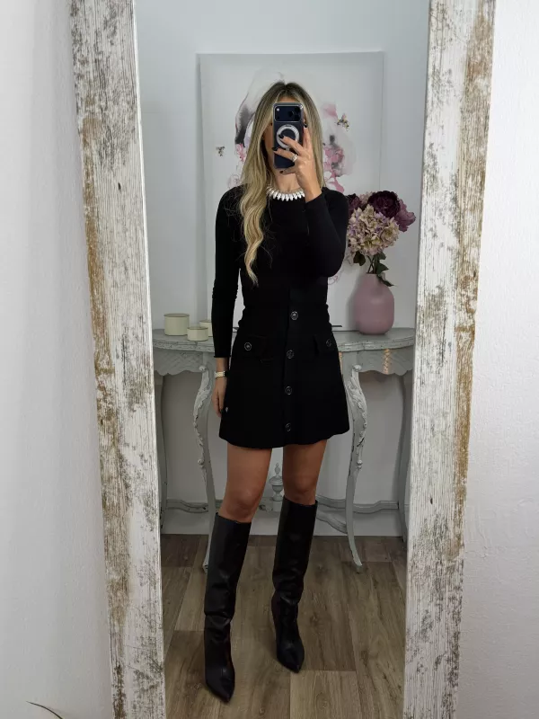 Falda de punto con botones negra