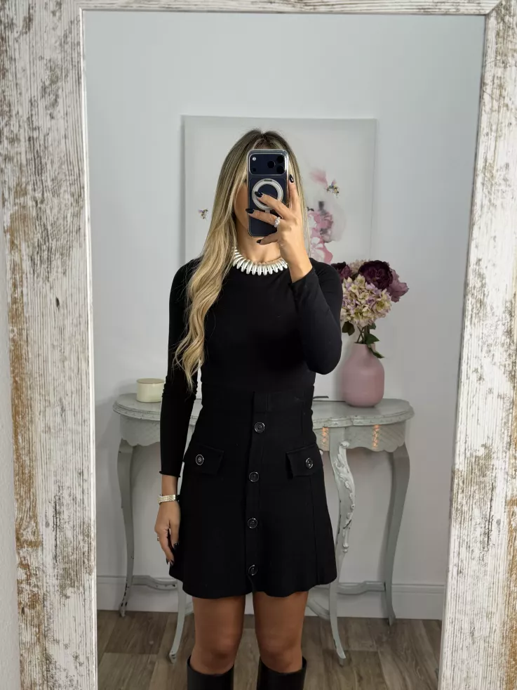 Falda de punto con botones negra