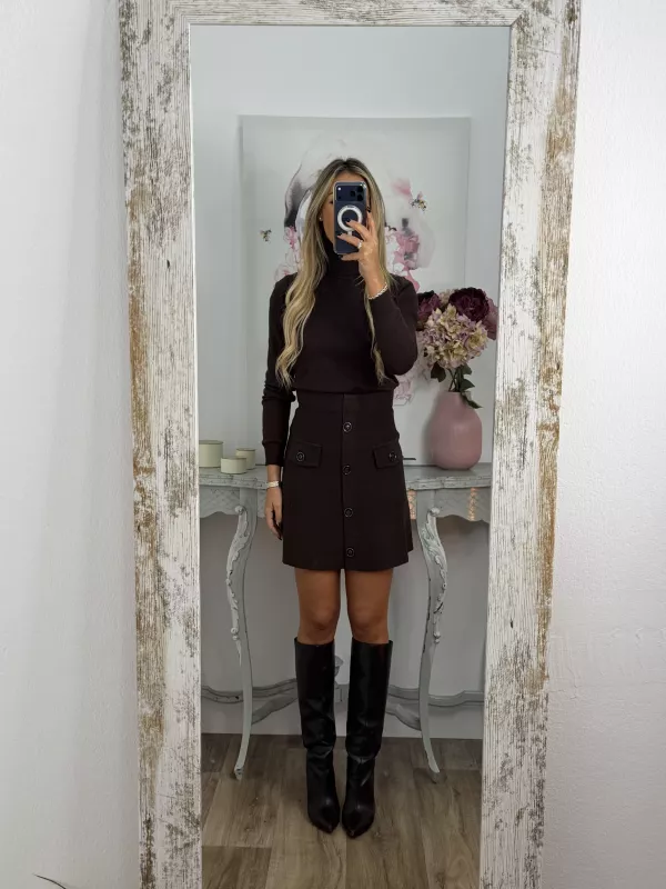 Falda de punto con botones choco