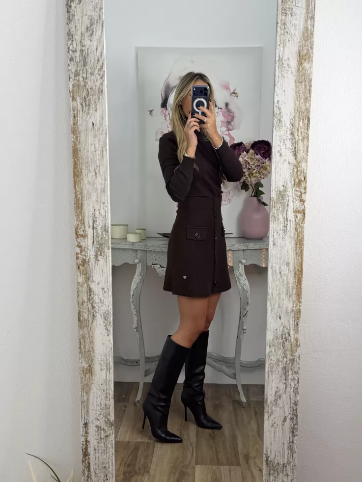 Falda de punto con botones choco