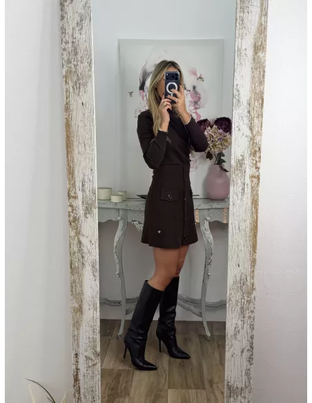 Falda de punto con botones choco