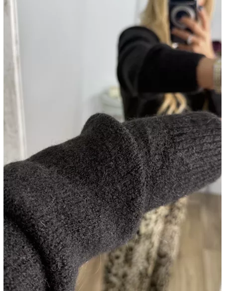 Rebeca de punto negro