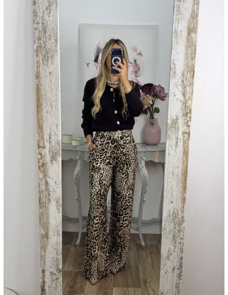 Rebeca de punto negro