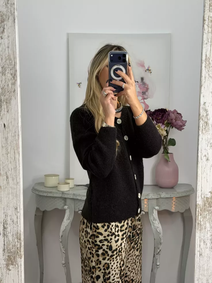 Rebeca de punto negro