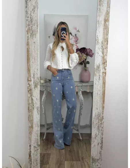 Jeans Margaritas bordadas