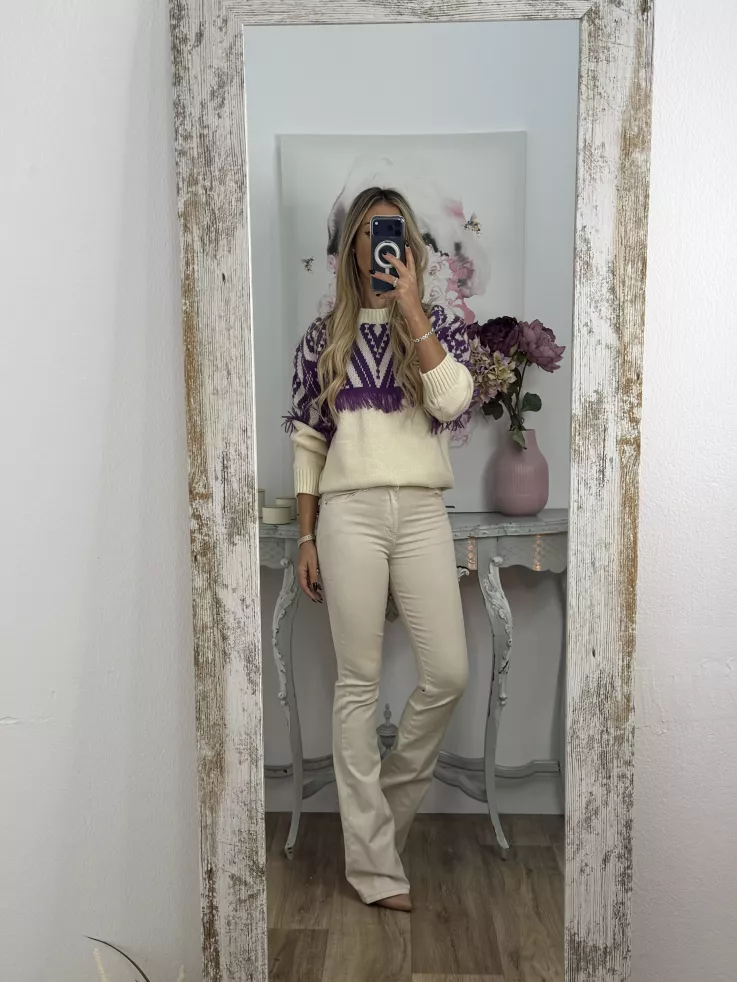 Jersey beige con flecos morados