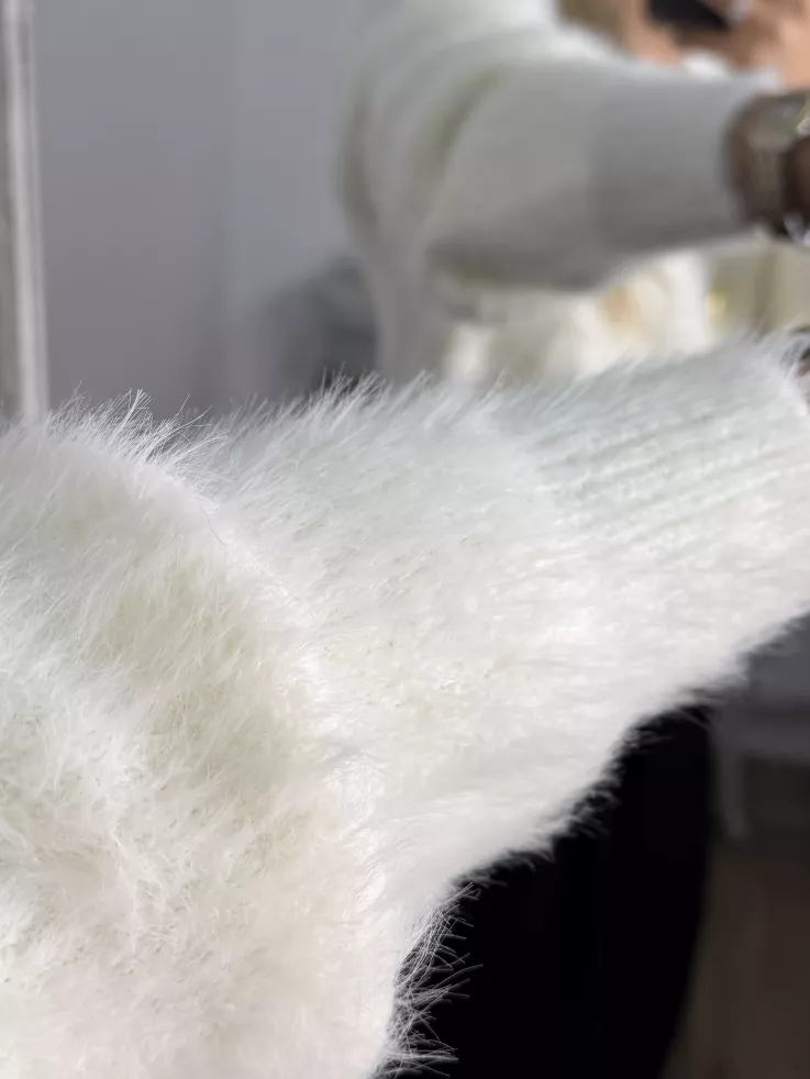 Rebeca blanca botones grandes dorados