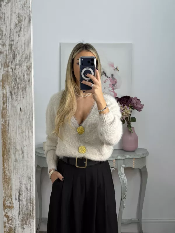 Rebeca beige botones grandes dorados