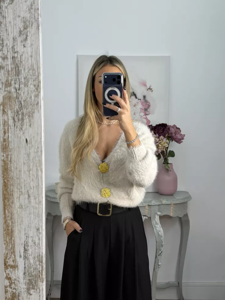 Rebeca beige botones grandes dorados