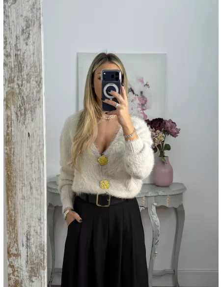 Rebeca beige botones grandes dorados