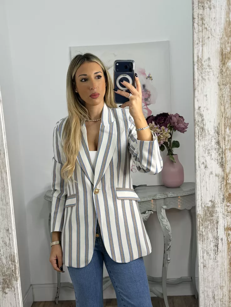 Chaqueta de rayas azul y camel