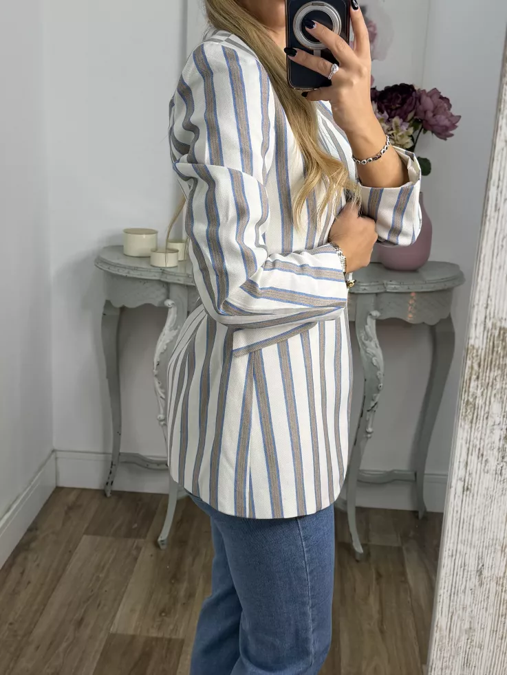 Chaqueta de rayas azul y camel