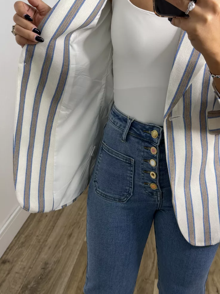 Chaqueta de rayas azul y camel