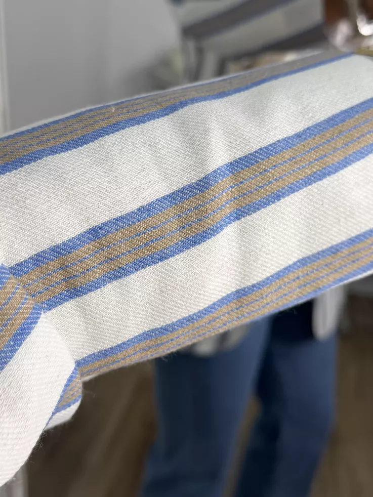 Chaqueta de rayas azul y camel