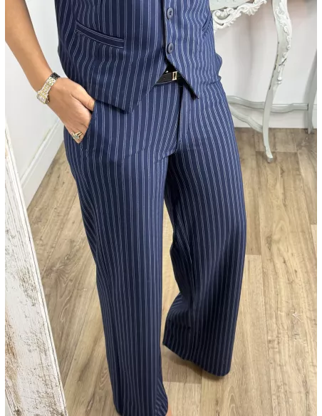 Pantalón azul marino con raya diplomática