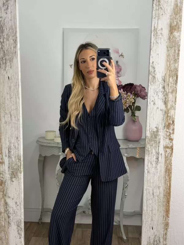 Chaqueta azul marino con raya diplomática