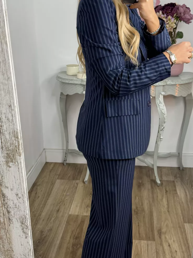 Chaqueta azul marino con raya diplomática
