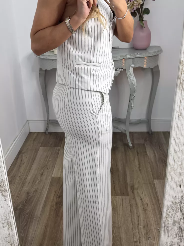 Pantalón blanco con raya diplomática