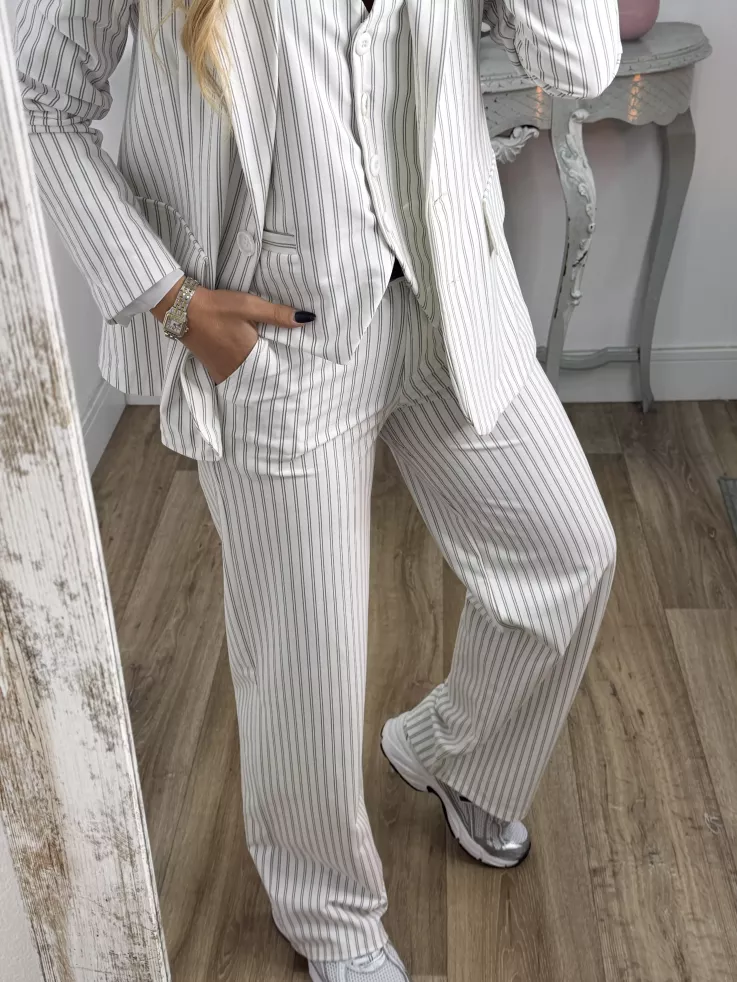 Pantalón blanco con raya diplomática