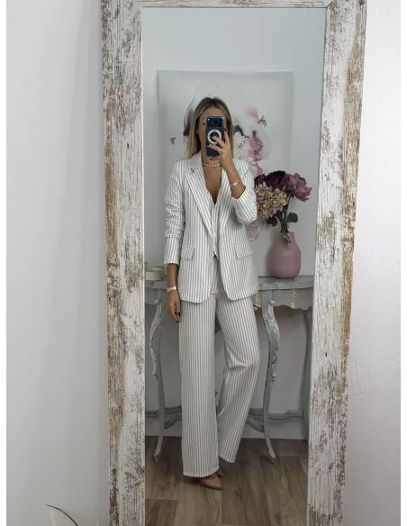 Pantalón blanco con raya diplomática