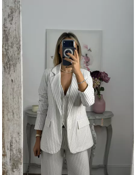 Chaqueta blanca con raya diplomática
