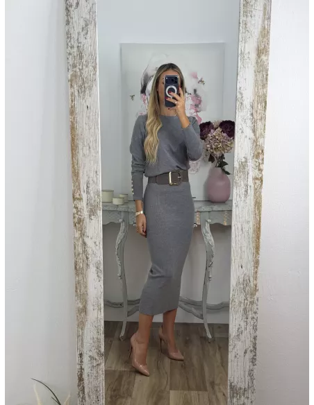 Jersey gris basic con botones en el puño