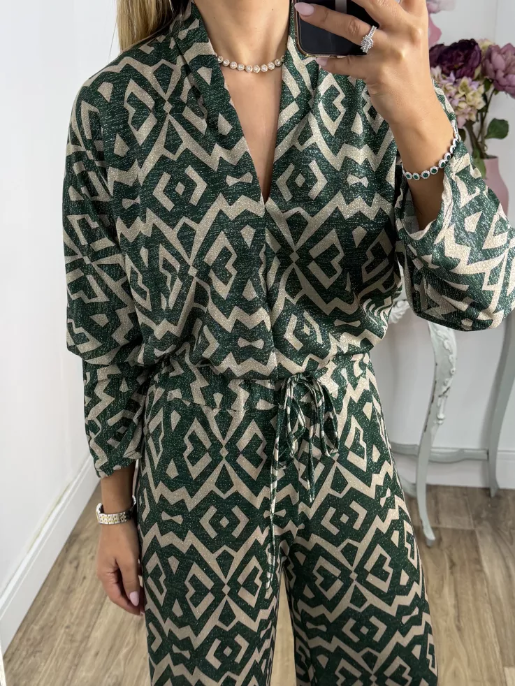 Conjunto brillo estampado verde y arena