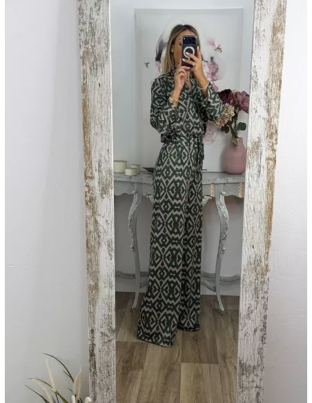 Conjunto brillo estampado verde y arena