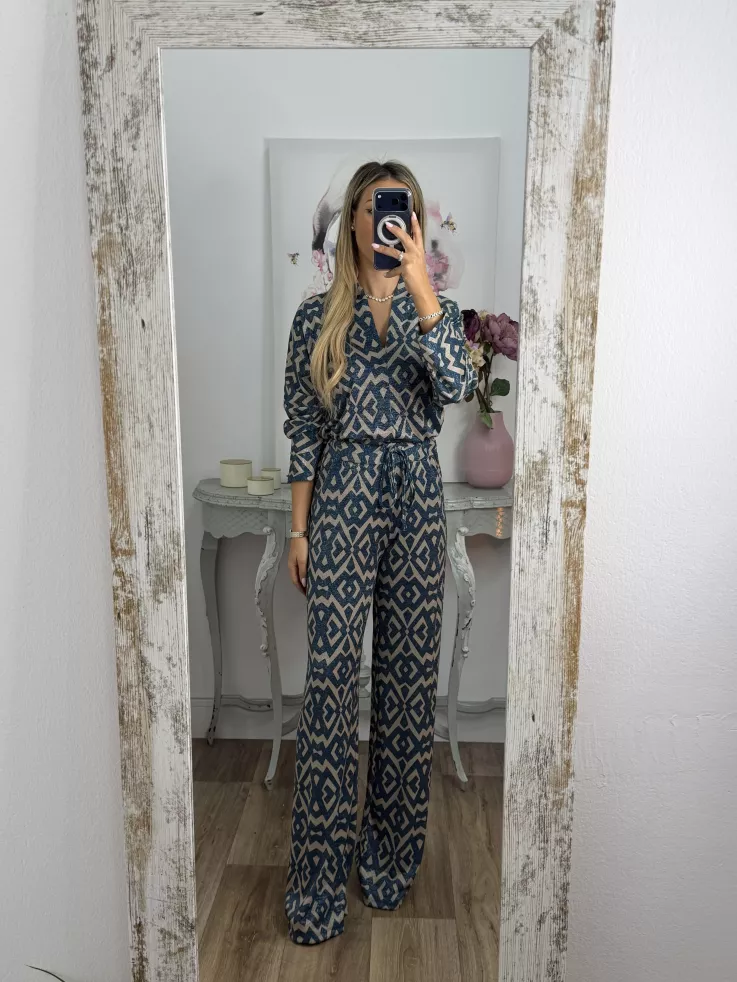 Conjunto brillo estampado azul y arenas