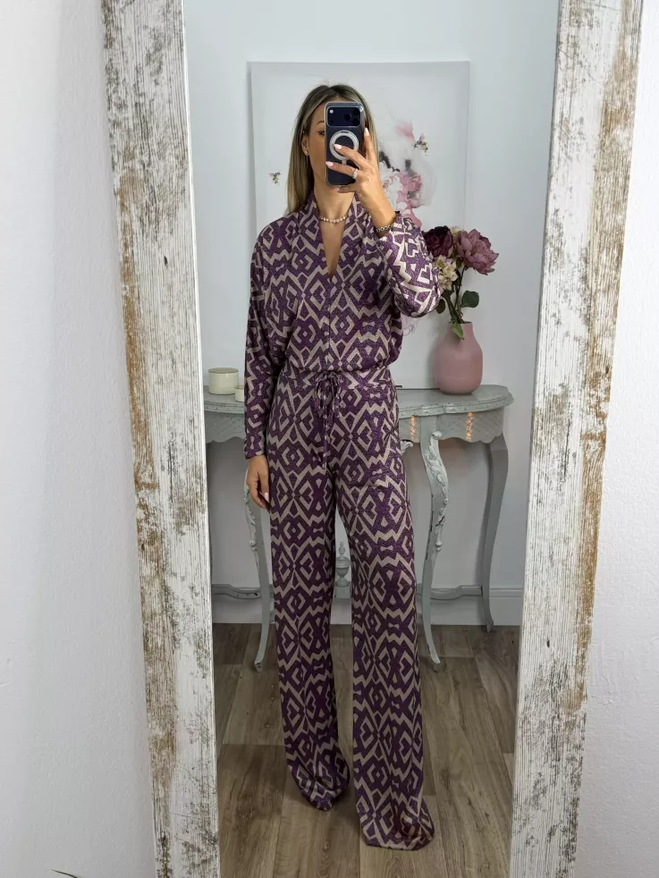 Conjunto brillo estampado morado y arena