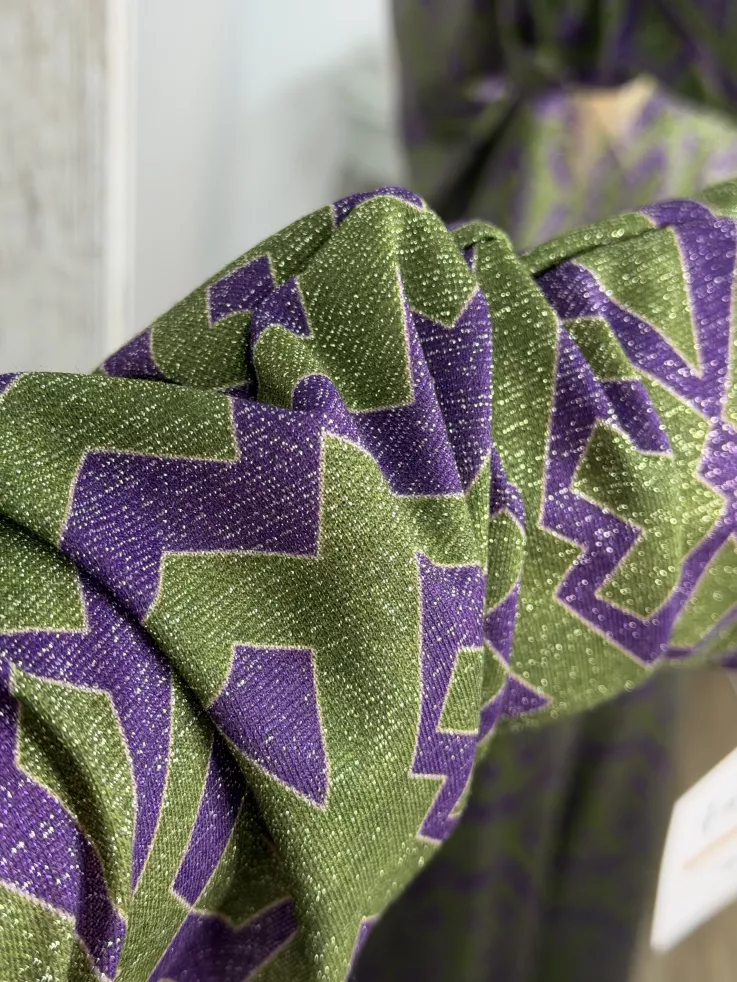 Conjunto brillo estampado verde y morado