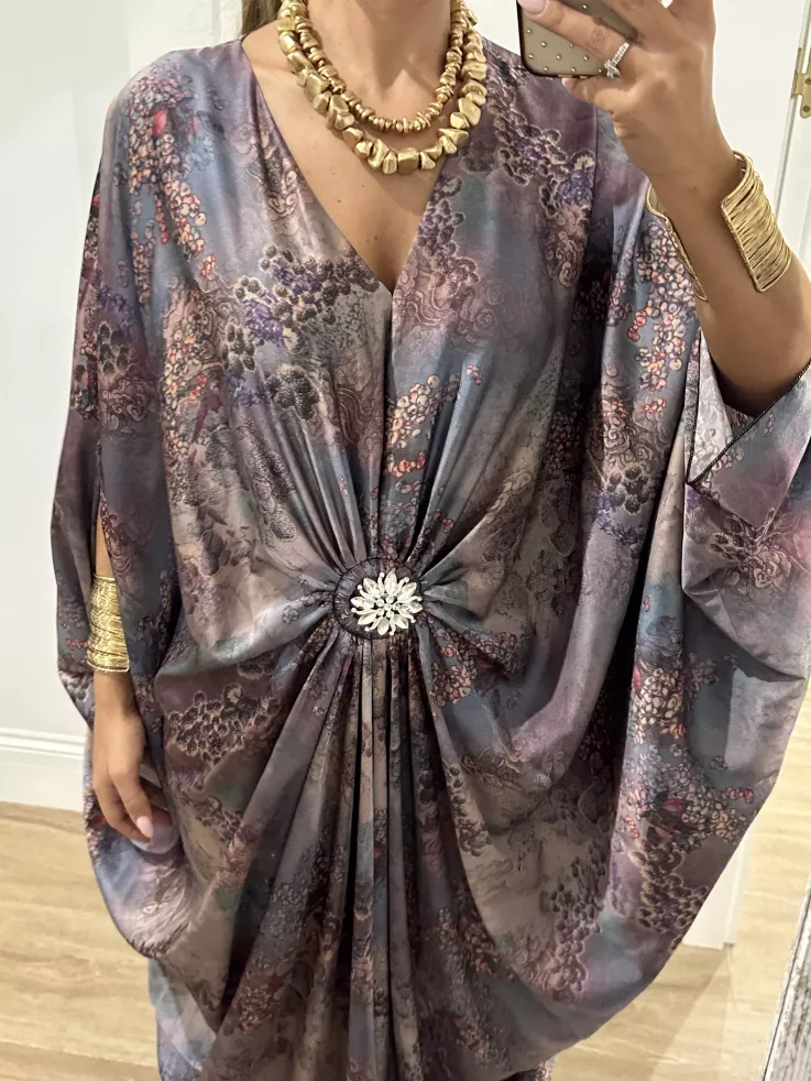 Vestido tipo túnica broche