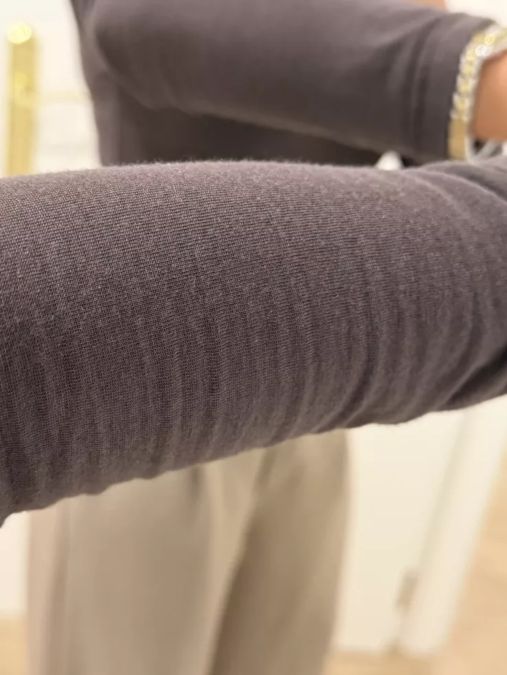 Camiseta Melissa cuello alto chocolate