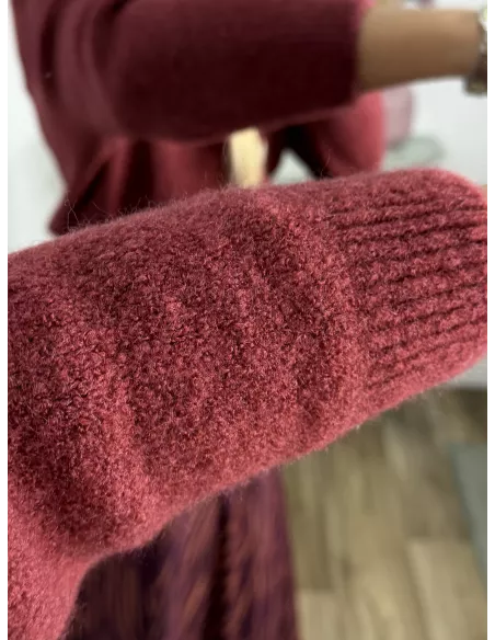 Rebeca de punto burdeos