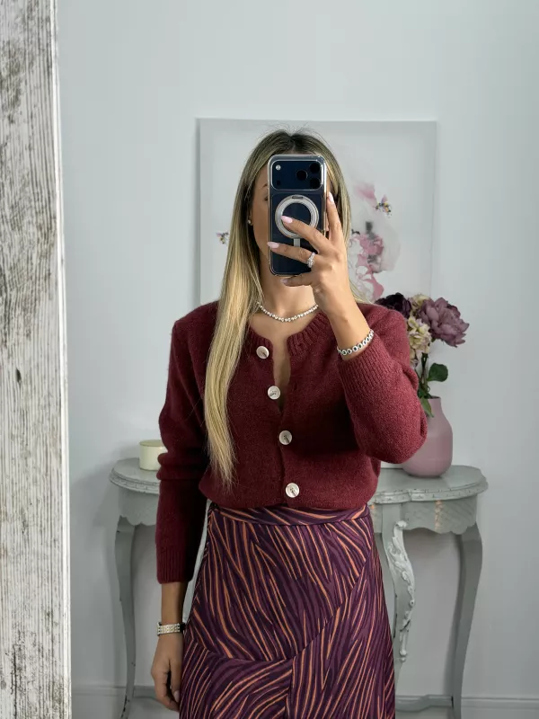 Rebeca de punto burdeos