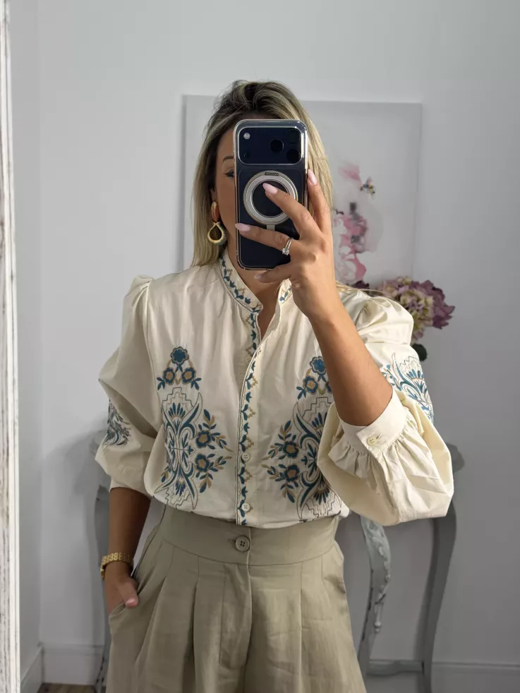 Camisa Leli beige bordada