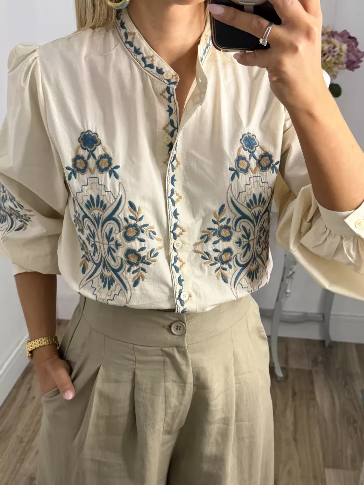 Camisa Leli beige bordada