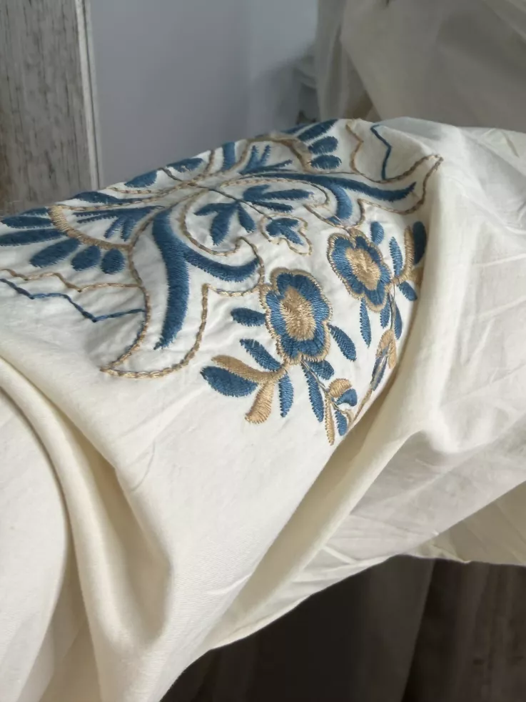 Camisa Leli beige bordada