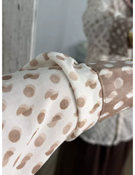Camisa lazada lunares beige