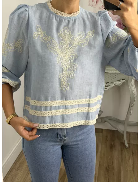 Camisa Chic azul bordada