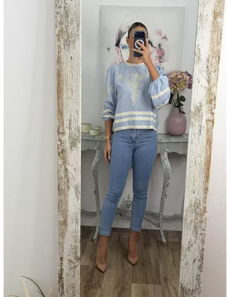 Camisa Chic azul bordada