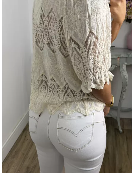 Chaqueta encaje beige abotonada