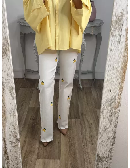 Jeans blanco limones bordados