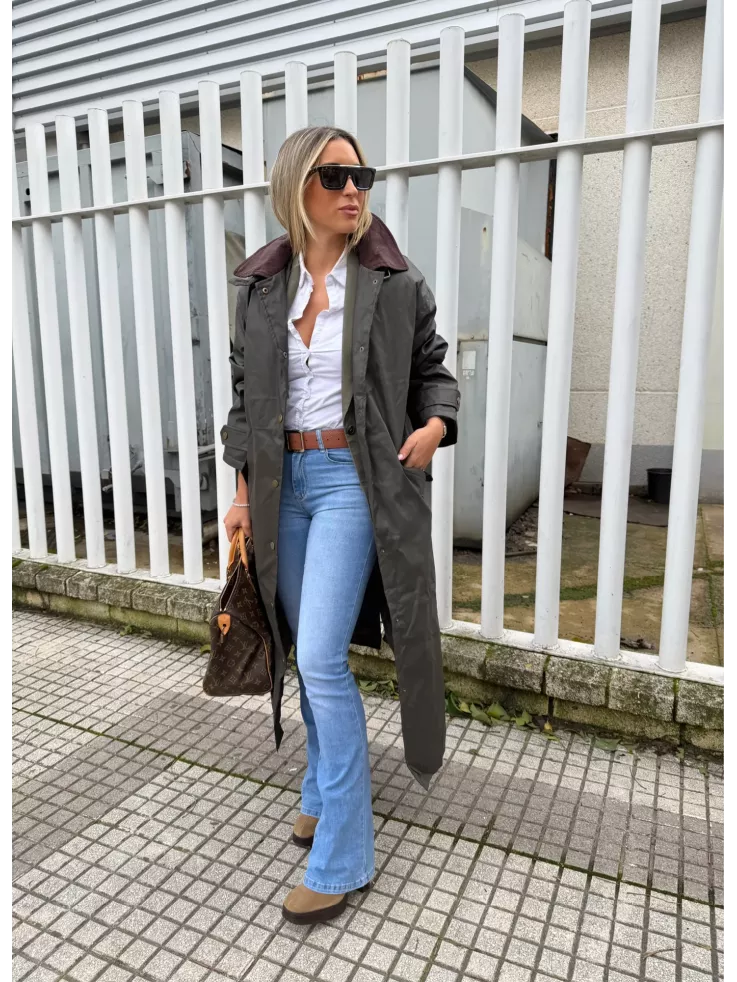 Gabardina larga Brithis