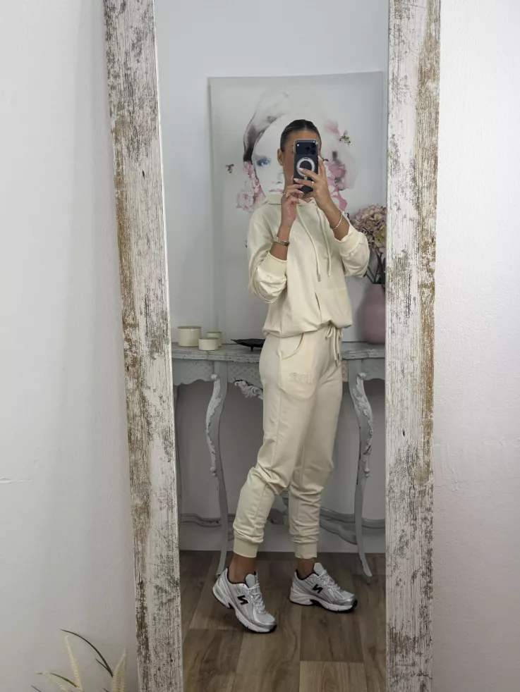 Conjunto sport Amour beige