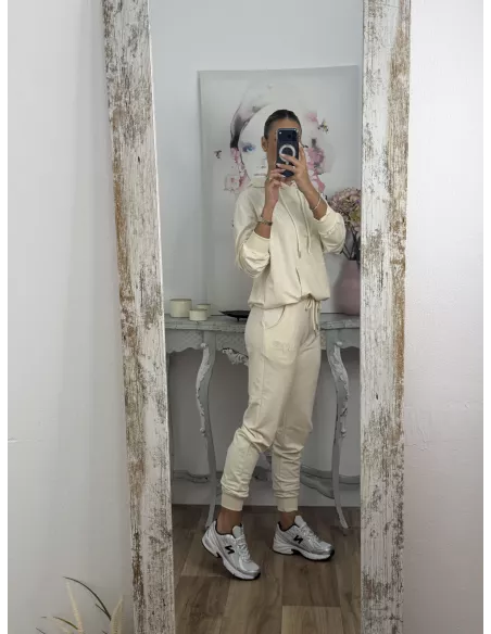 Conjunto sport Amour beige