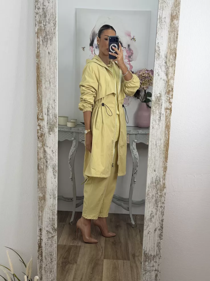 Cortavientos frunce cintura amarillo