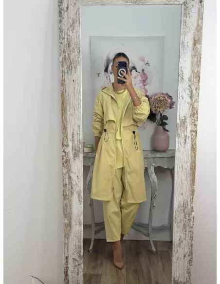 Cortavientos frunce cintura amarillo