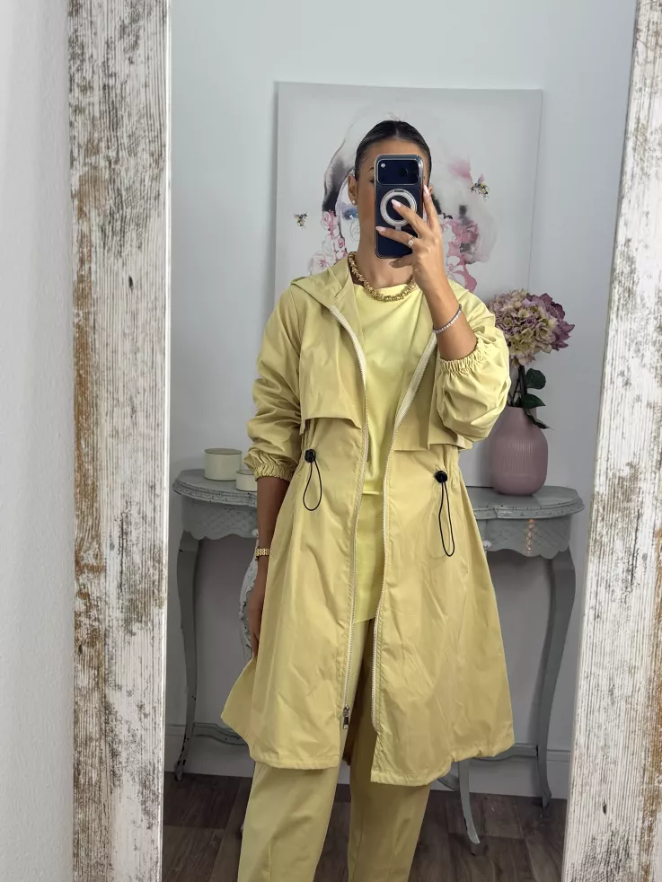 Cortavientos frunce cintura amarillo