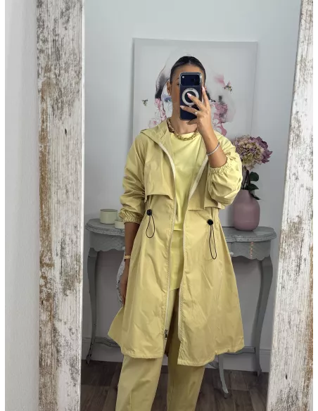 Cortavientos frunce cintura amarillo